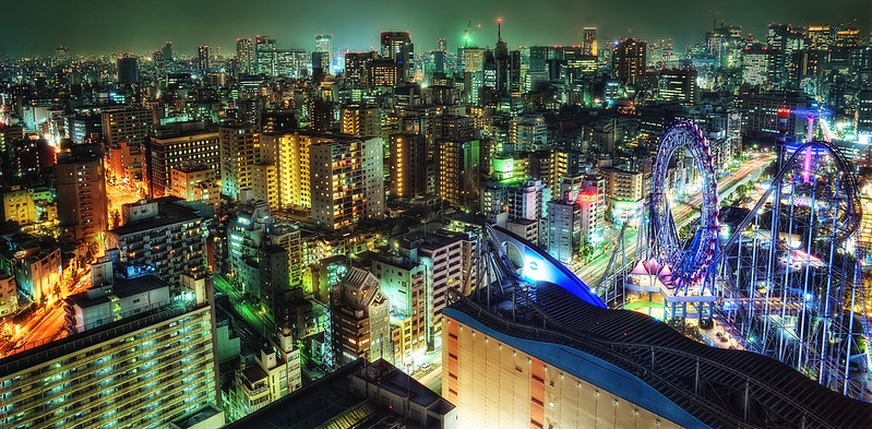 Tokyo Dome City at night